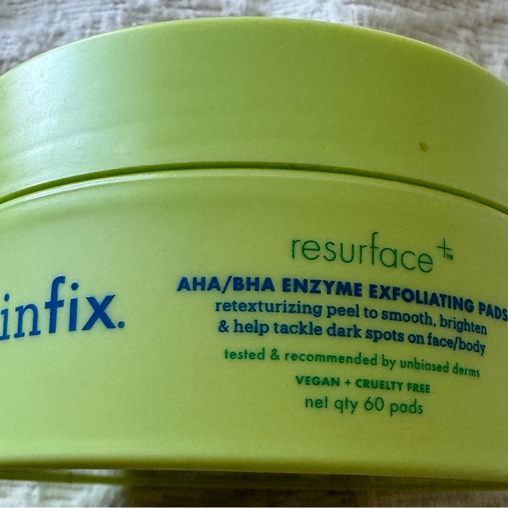 Infix Resurface AHA/BHA Enzyme Exfoliating Pads - Green